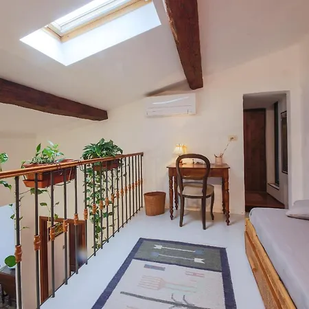 - Sunny Via Romana Apartment Florence