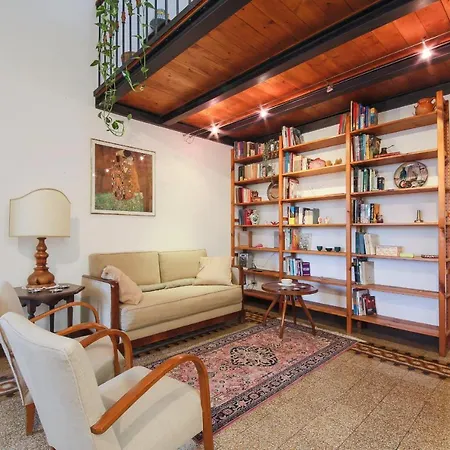 - Sunny Via Romana Apartment Florence